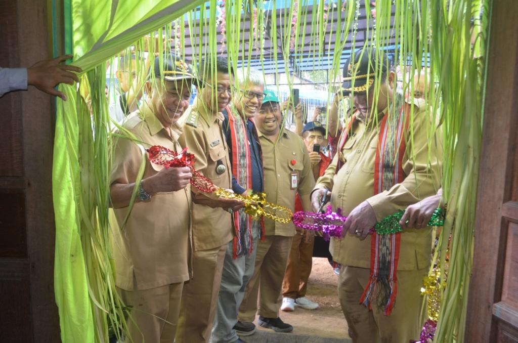  Resmikan Gedung BPU Lotaq: Bupati Ingatkan Aparatur Pemerintahan Kampung Tertib Mengelola ADD